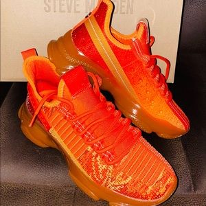 Steve Madden Maxima Flare Vortex never worn